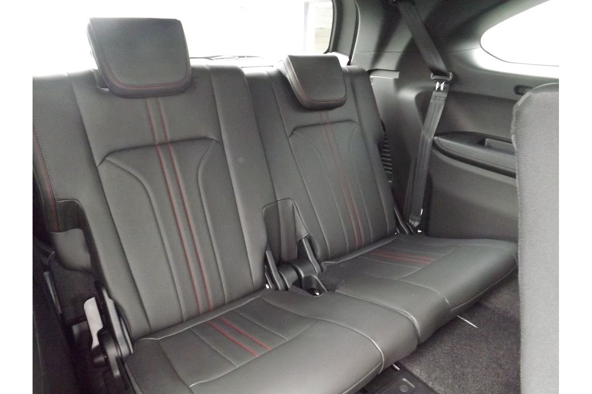 2025 Isuzu MU-X X-TERRAIN