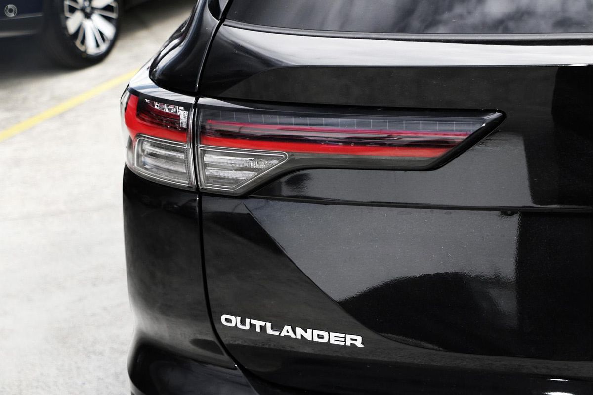 2025 Mitsubishi Outlander Exceed Tourer ZM