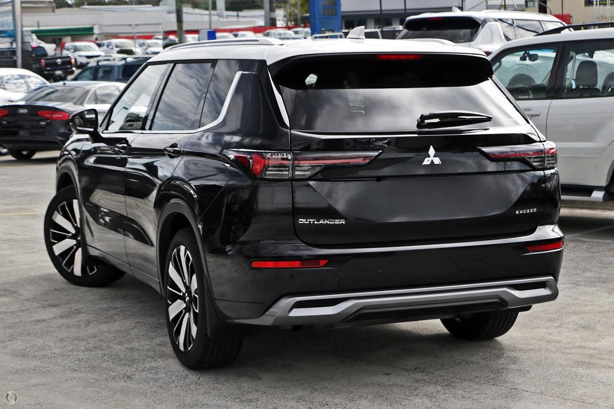 2025 Mitsubishi Outlander Exceed Tourer ZM