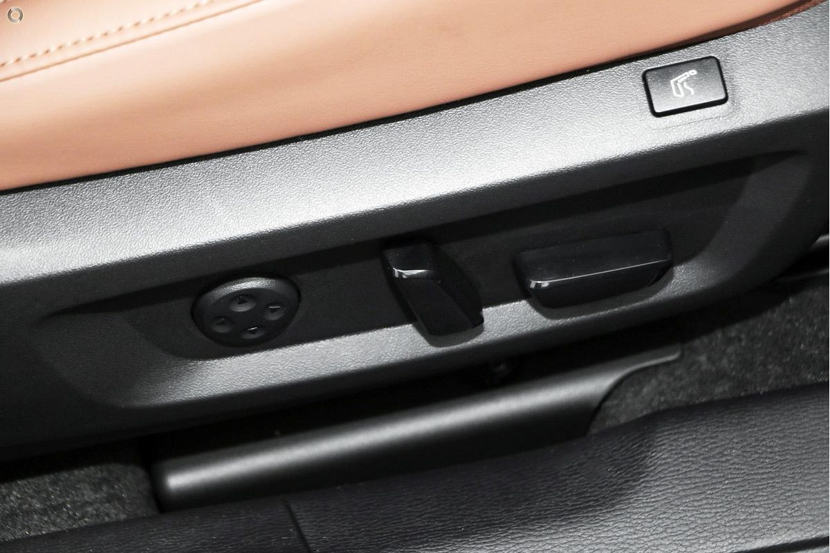 2025 Mitsubishi Outlander Exceed Tourer ZM