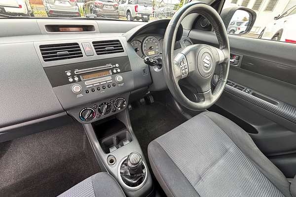 2007 Suzuki Swift RS415