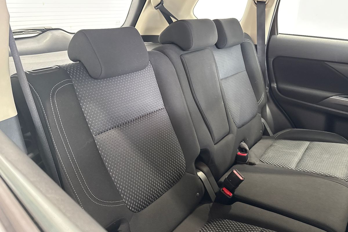 2018 Mitsubishi Outlander ES ZL