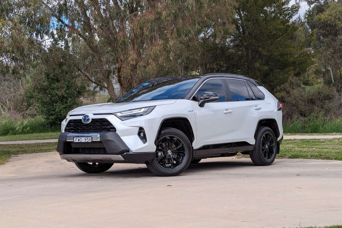 2024 Toyota RAV4 XSE AXAH54R