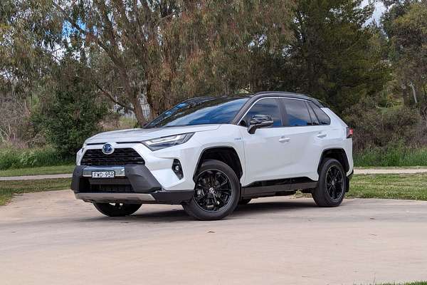 2024 Toyota RAV4 XSE AXAH54R