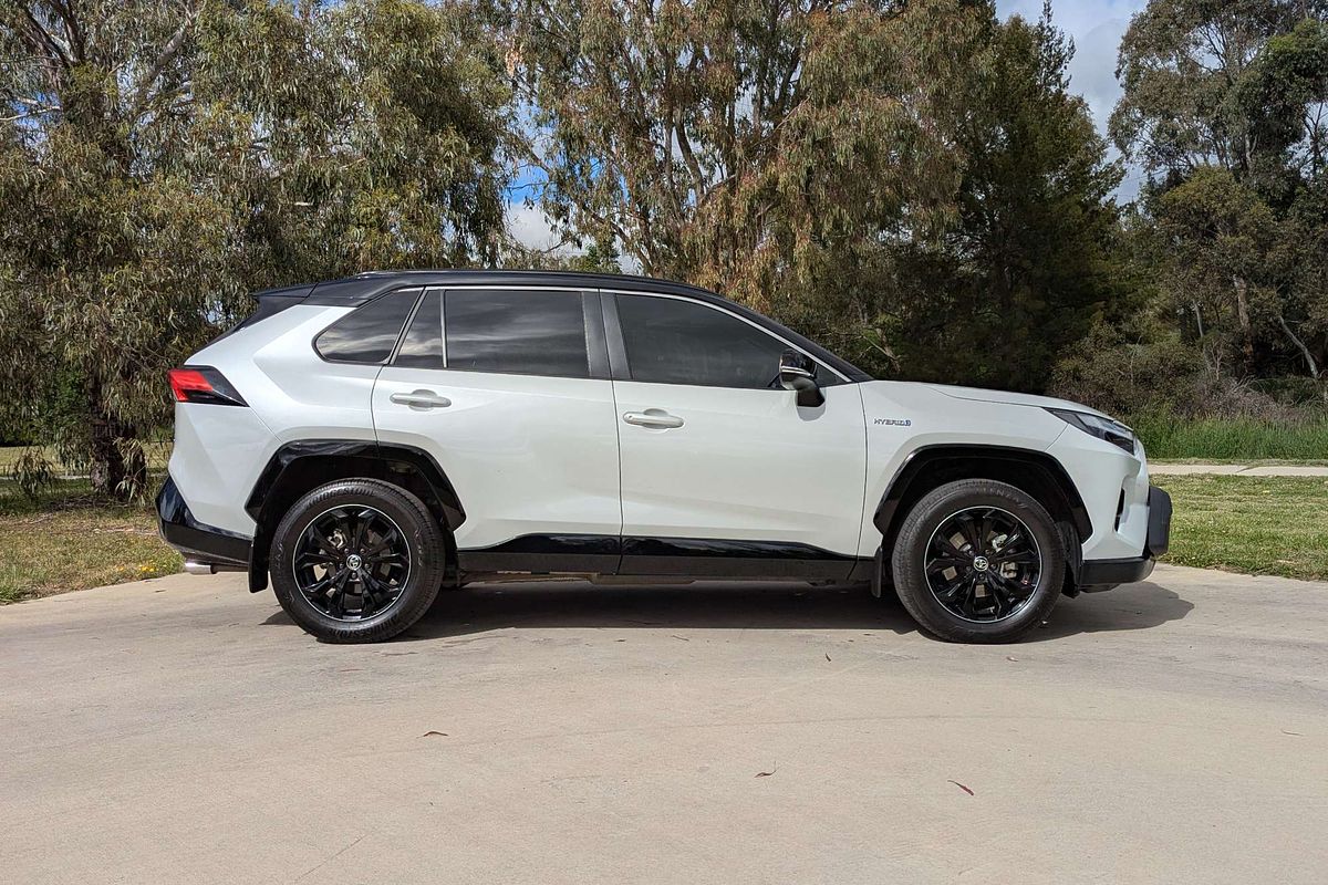 2024 Toyota RAV4 XSE AXAH54R