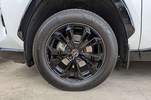 2024 Toyota RAV4 XSE AXAH54R