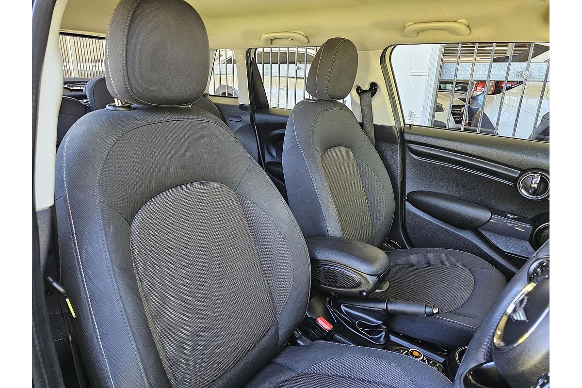 2018 MINI Hatch Cooper F55