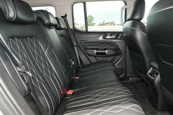 2024 GWM Tank 300 Lux P01