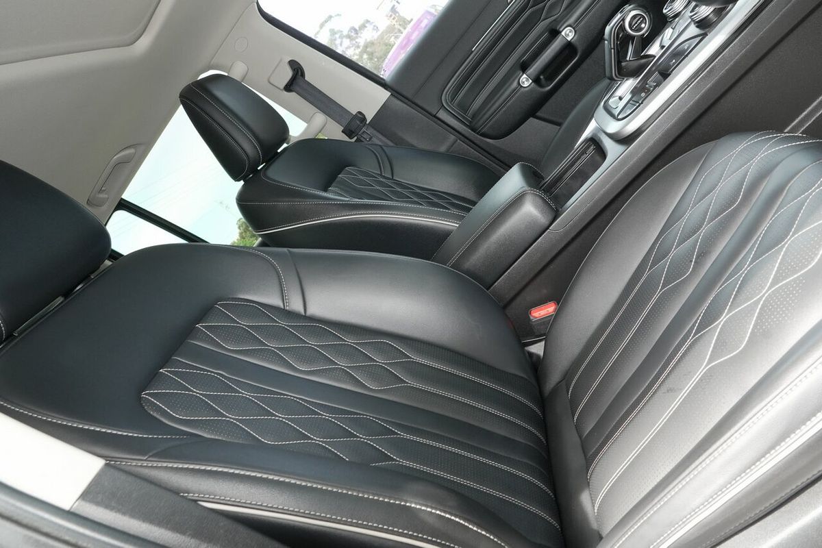 2024 GWM Tank 300 Lux P01