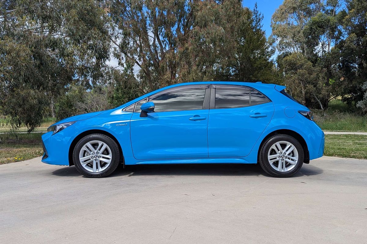 2020 Toyota Corolla SX Hybrid ZWE211R