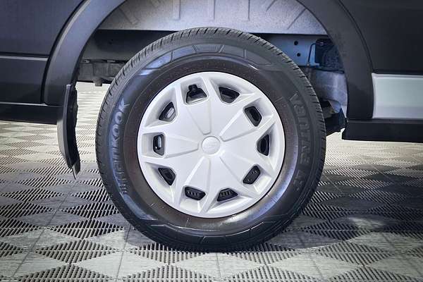 2023 Ford E-Transit 420L VO Mid Roof