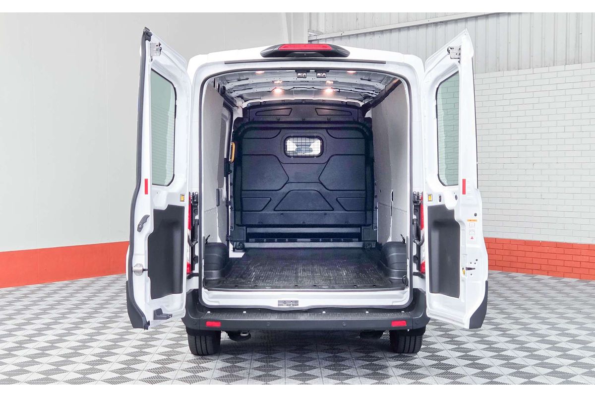 2023 Ford E-Transit 420L VO Mid Roof