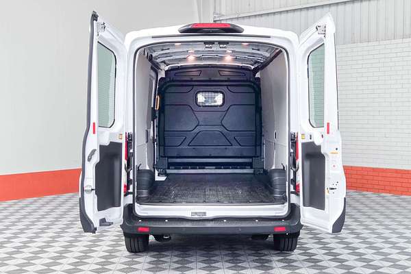 2023 Ford E-Transit 420L VO Mid Roof