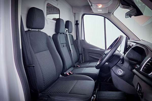 2023 Ford E-Transit 420L VO Mid Roof