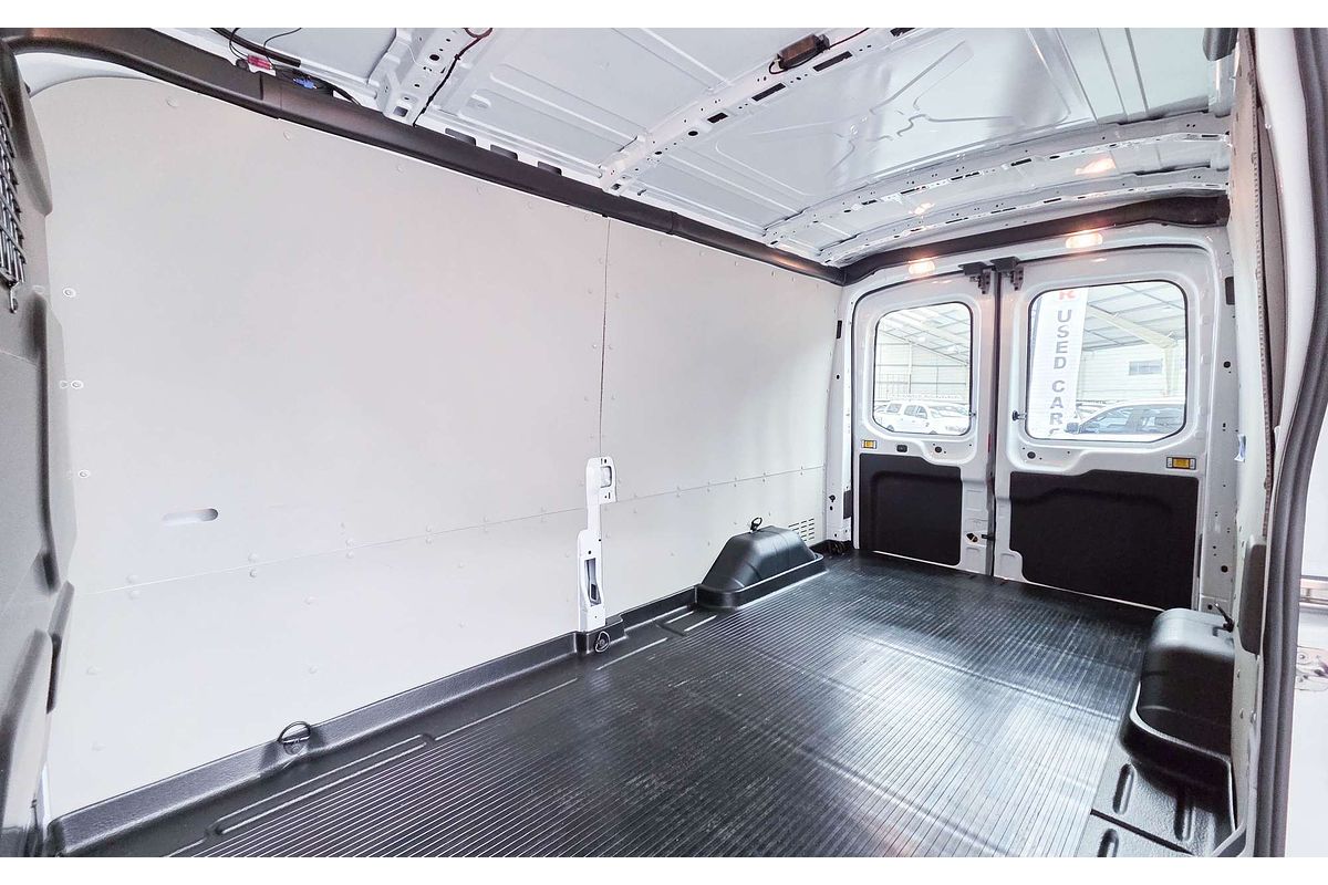 2023 Ford E-Transit 420L VO Mid Roof