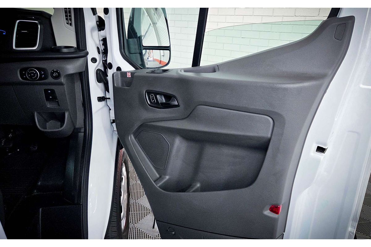 2023 Ford E-Transit 420L VO Mid Roof