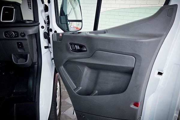 2023 Ford E-Transit 420L VO Mid Roof