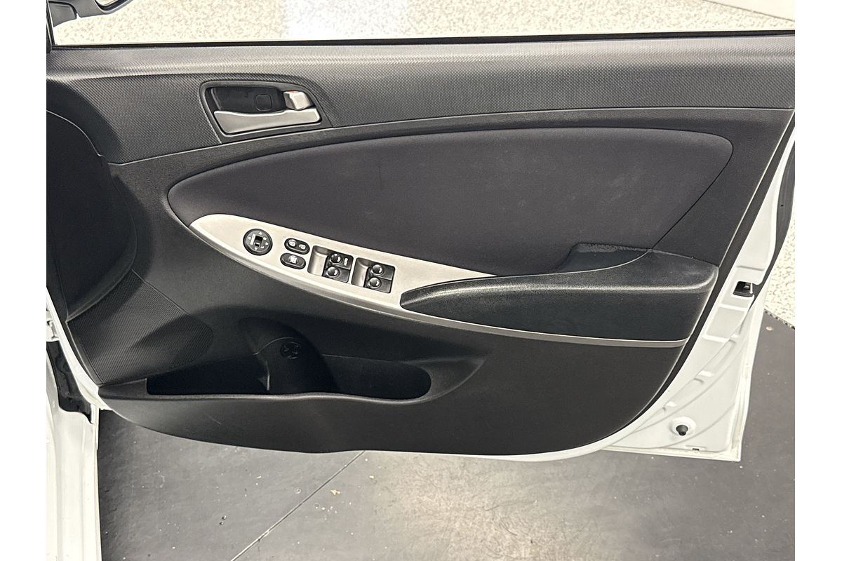 2017 Hyundai Accent Sport RB5