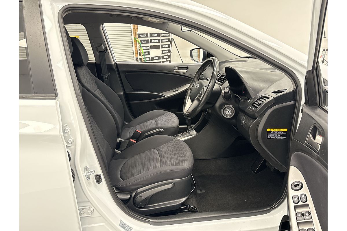 2017 Hyundai Accent Sport RB5