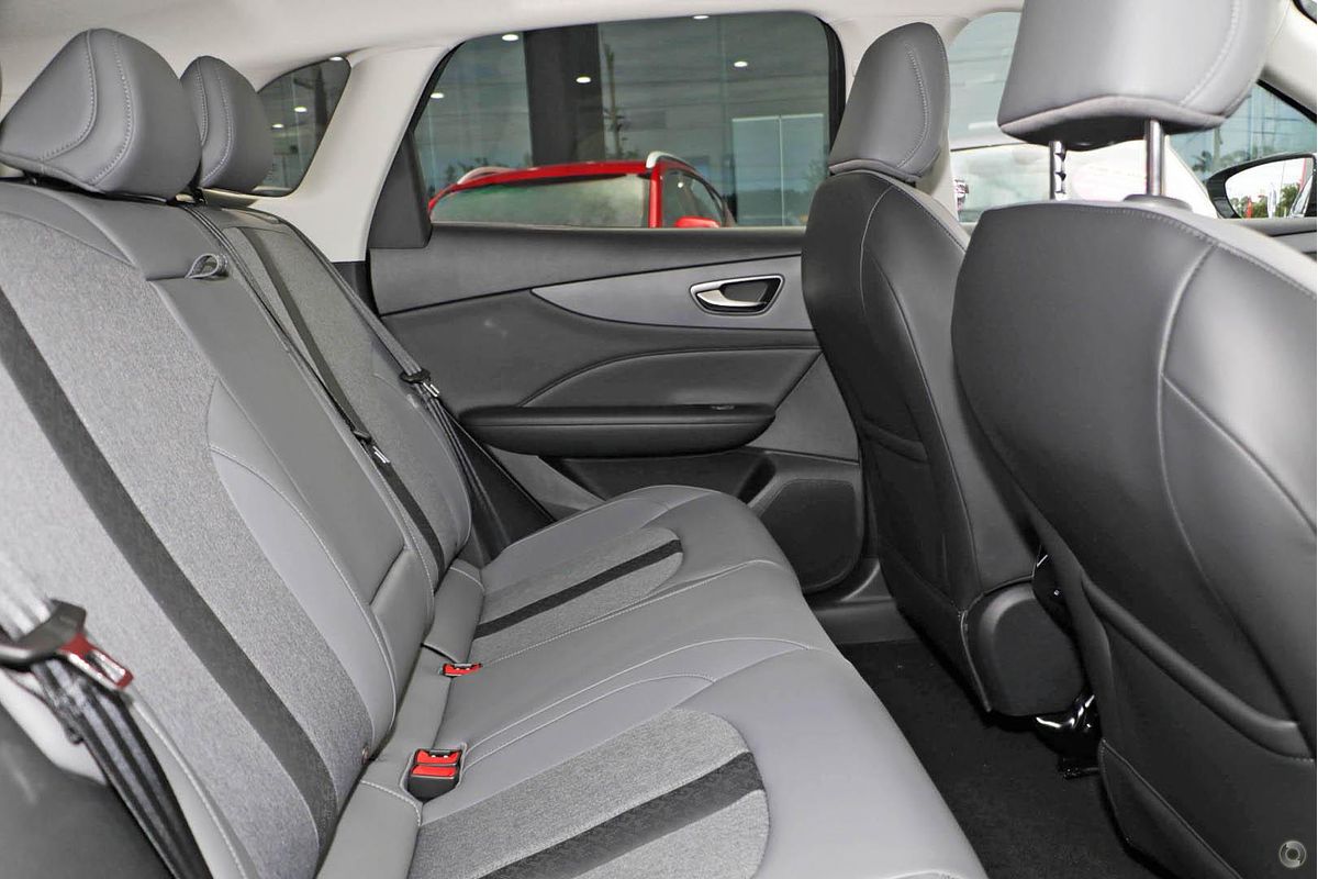 2025 MG MGS5 EV Essence 62 ZS3EM