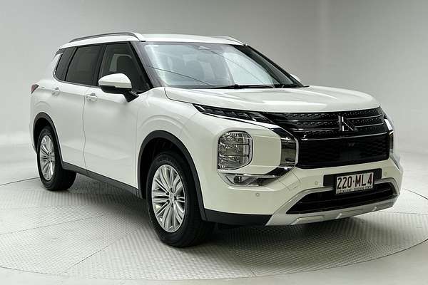 2024 Mitsubishi Outlander LS ZM