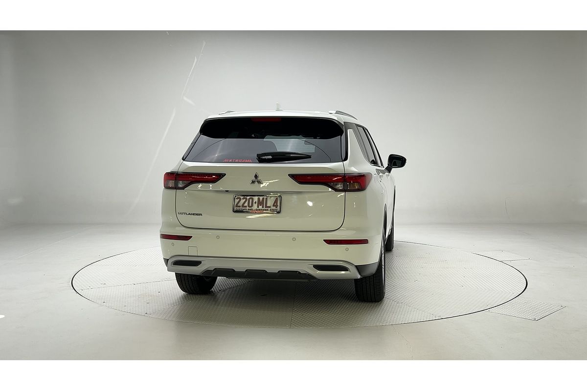 2024 Mitsubishi Outlander LS ZM