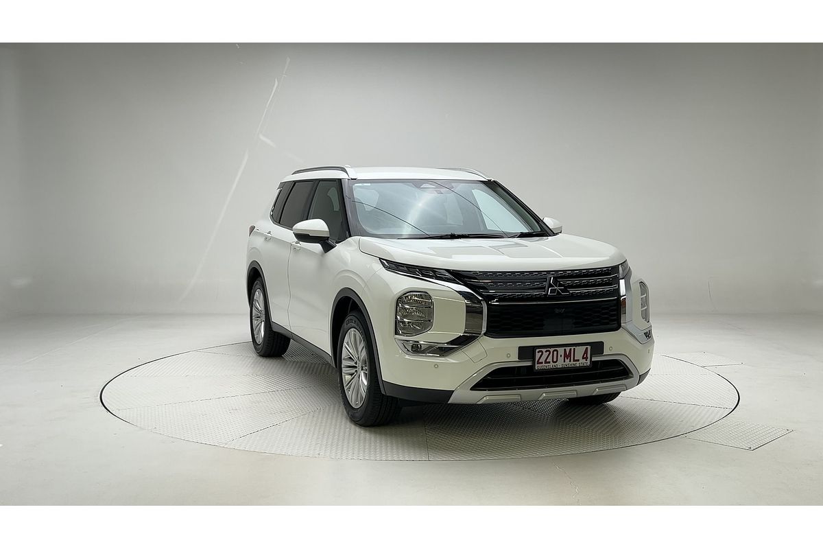 2024 Mitsubishi Outlander LS ZM