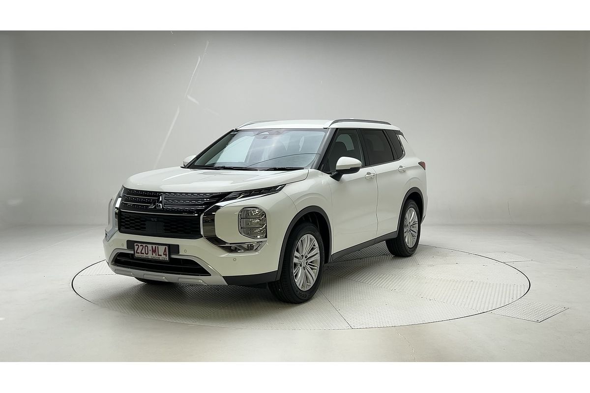 2024 Mitsubishi Outlander LS ZM