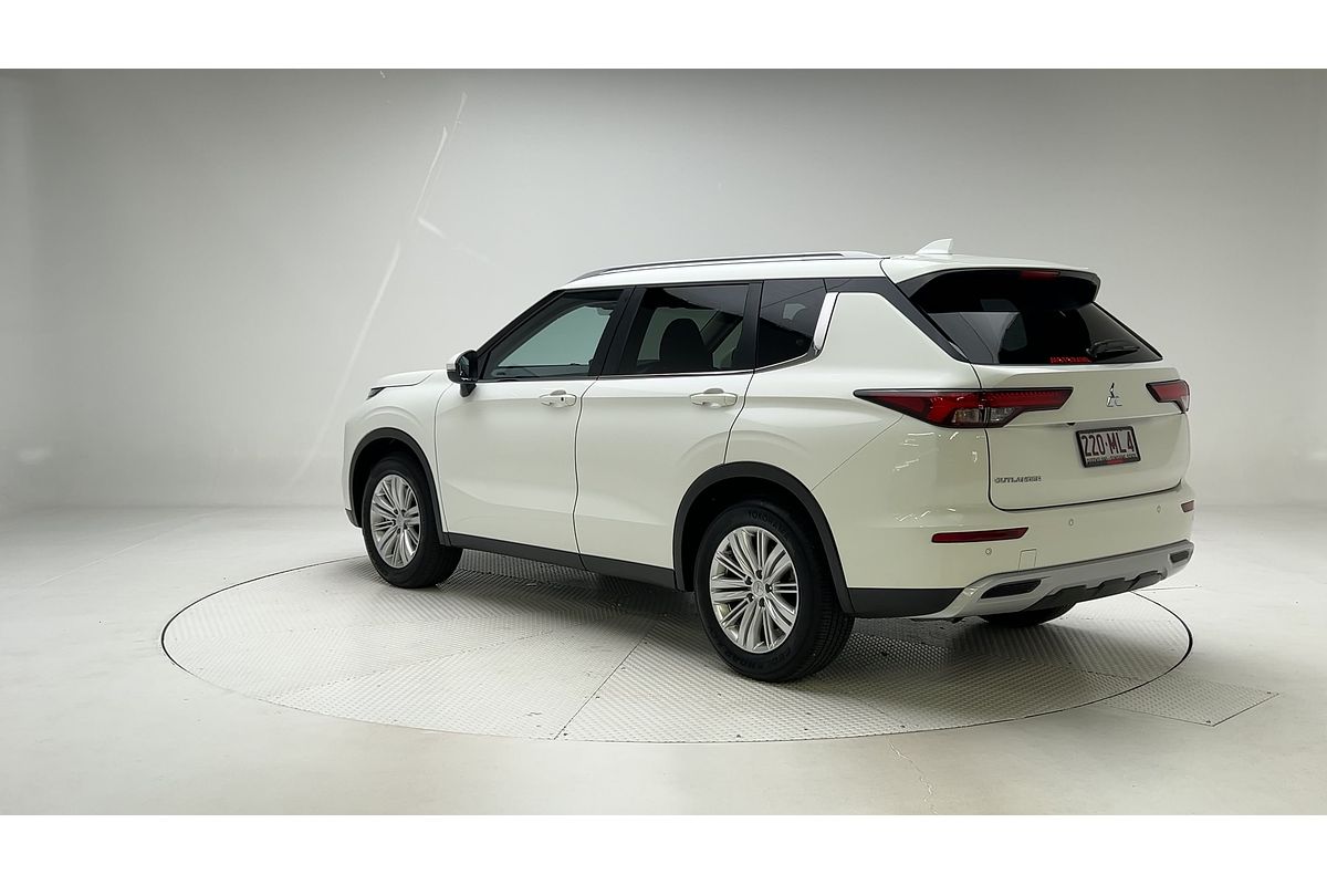 2024 Mitsubishi Outlander LS ZM