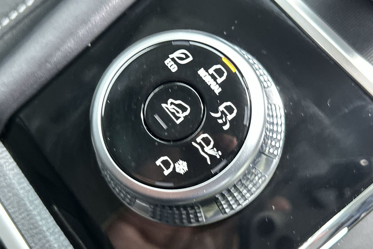 2024 Mitsubishi Outlander LS ZM