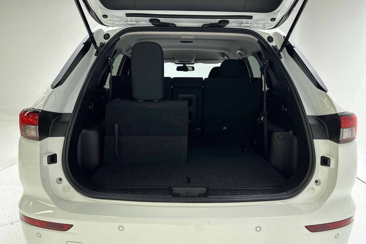 2024 Mitsubishi Outlander LS ZM