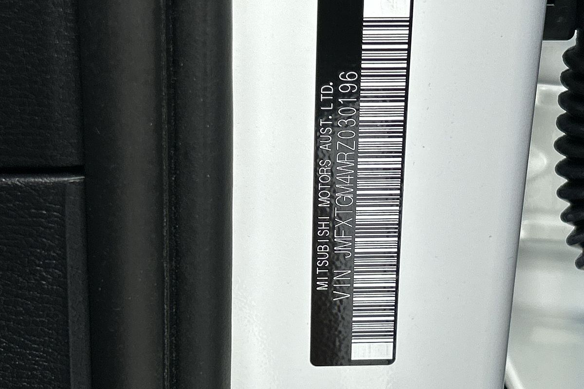 2024 Mitsubishi Outlander LS ZM