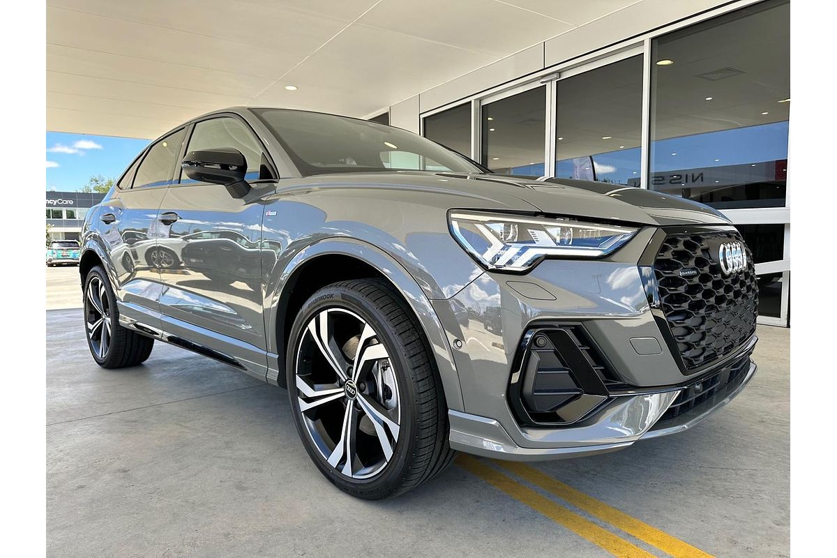 2025 Audi Q3 40 TFSI S line F3