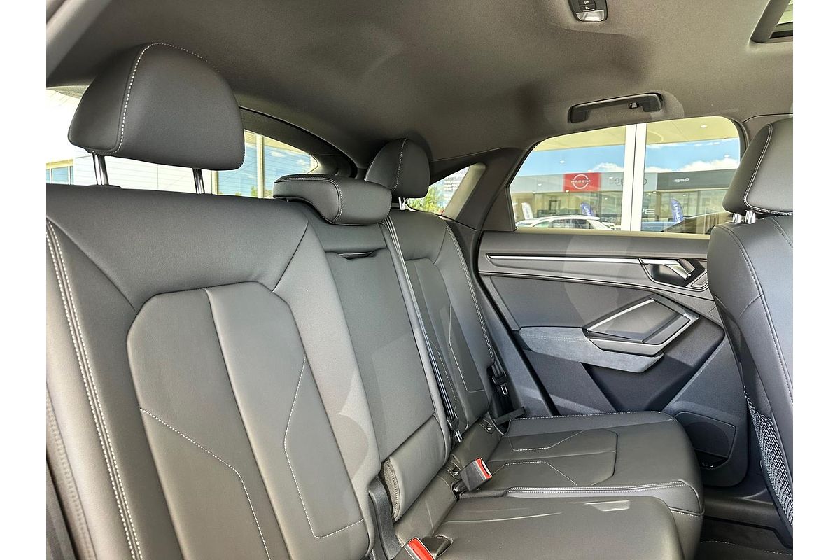 2025 Audi Q3 40 TFSI S line F3