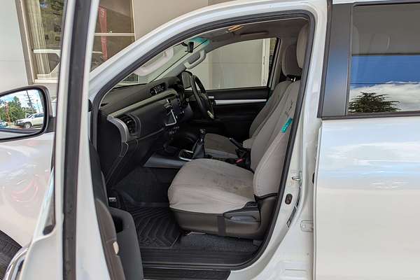 2022 Toyota Hilux SR5 GUN126R 4X4