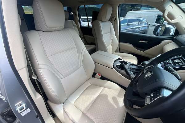 2024 Toyota Landcruiser Sahara FJA300R