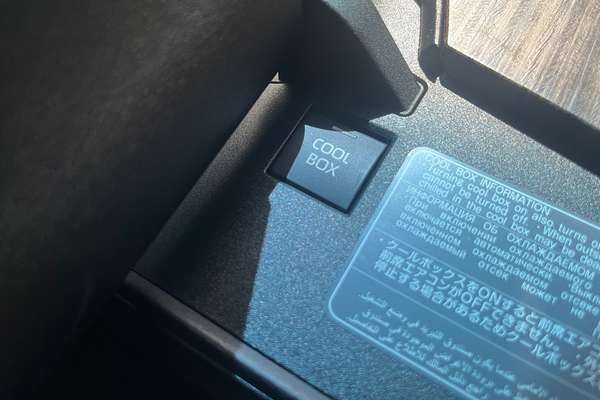 2024 Toyota Landcruiser Sahara FJA300R