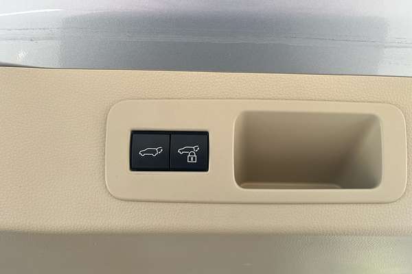 2024 Toyota Landcruiser Sahara FJA300R