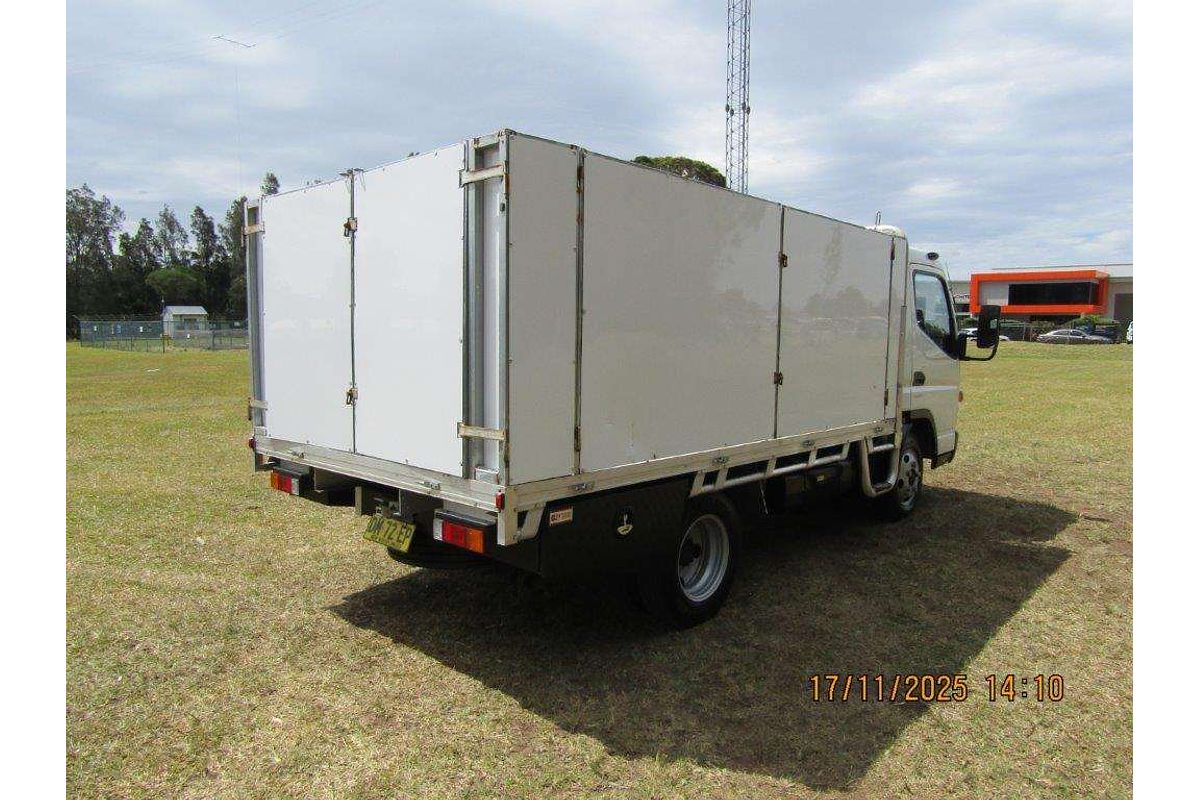 2022 Fuso Canter 413 4x2 SWB