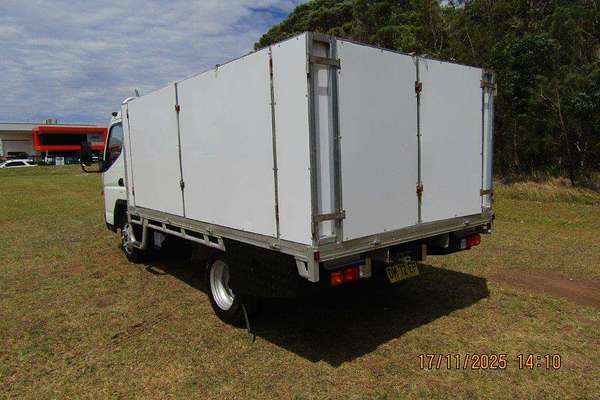 2022 Fuso Canter 413 4x2 SWB