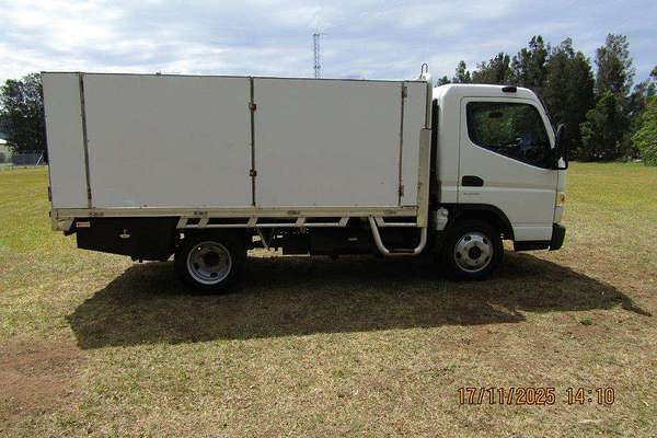 2022 Fuso Canter 413 4x2 SWB