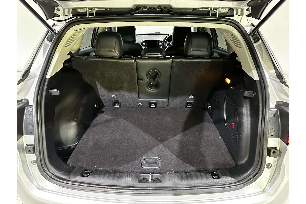 2017 Jeep Compass Limited M6