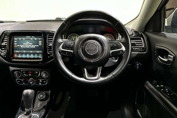 2017 Jeep Compass Limited M6