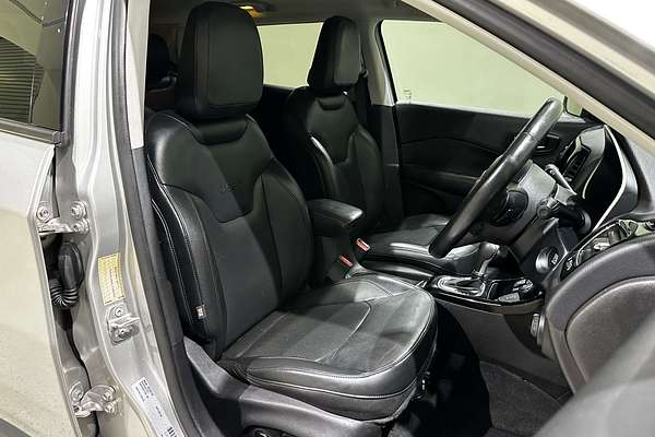 2017 Jeep Compass Limited M6