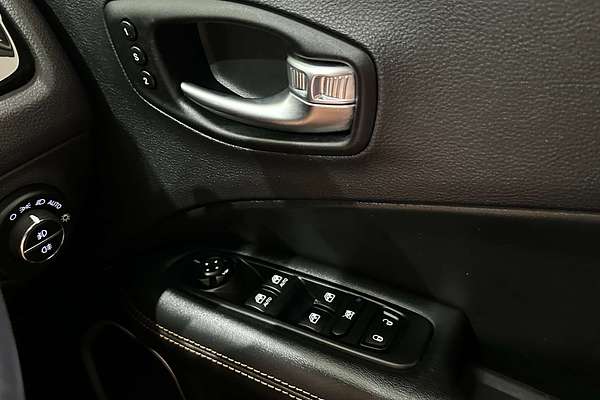 2017 Jeep Compass Limited M6