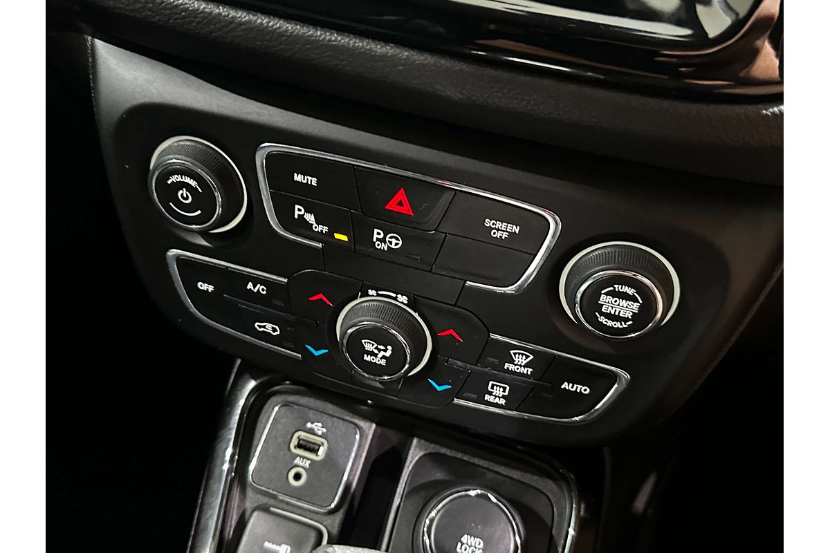 2017 Jeep Compass Limited M6