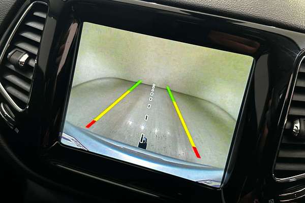 2017 Jeep Compass Limited M6