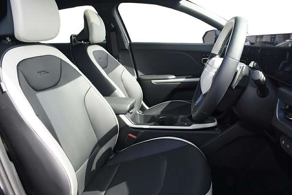 2025 Kia K4 GT-Line CL4m