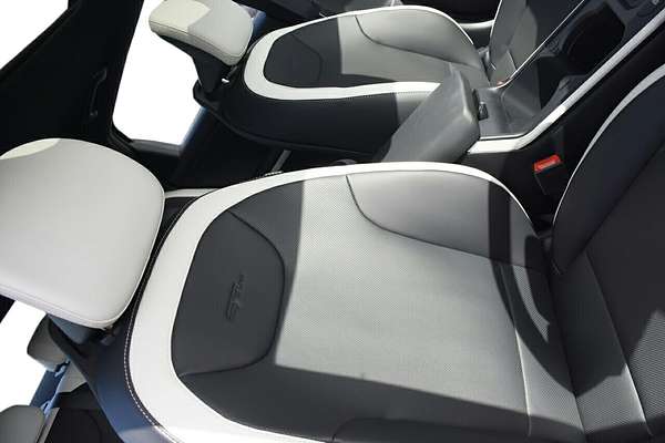 2025 Kia K4 GT-Line CL4m