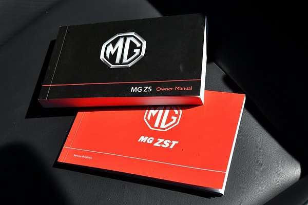 2024 MG ZST Essence
